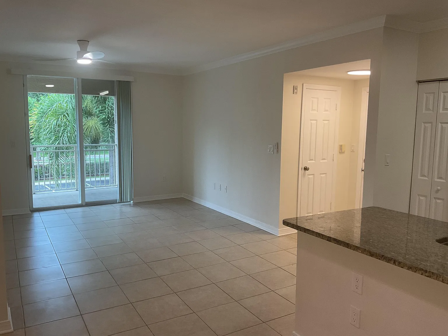 3 bed, 2.0 bath, 1381 sqft, $2,700 — Photo 3