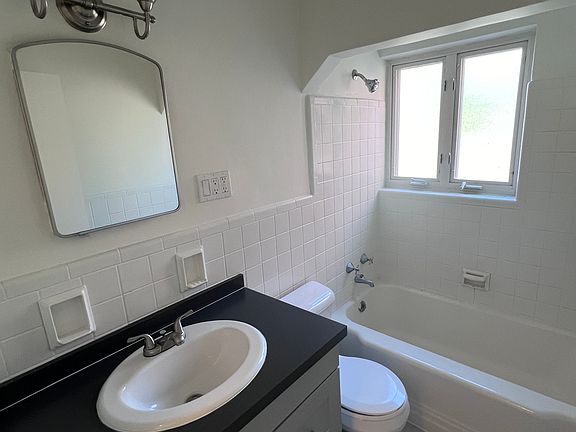 4th image of 2559 Marsh Ave #2
