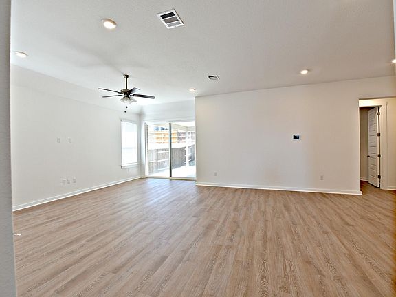 4th image of 229 Indian Shoal Dr