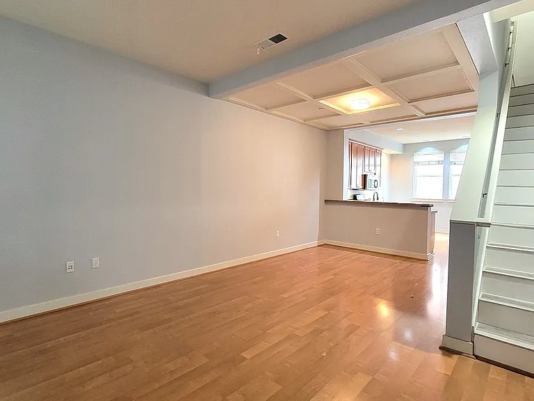 288 Kentdale Pl — Photo 6