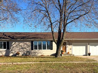 1500 N Prairie Ave, Fairmont, MN 56031