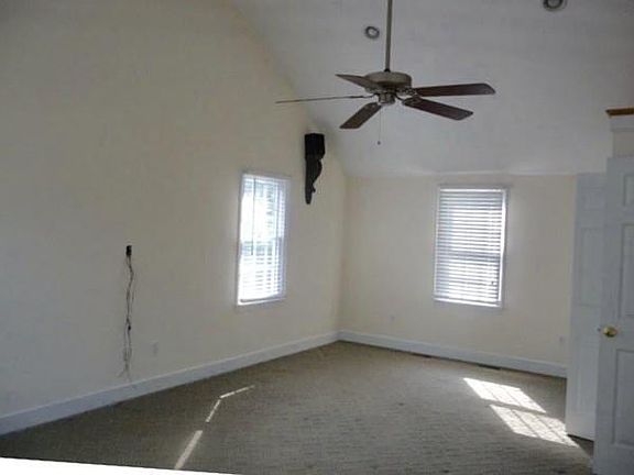 5th image of 727 Washington St #1