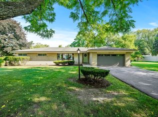 22W344 Hillcrest Ter, Medinah, IL 60157