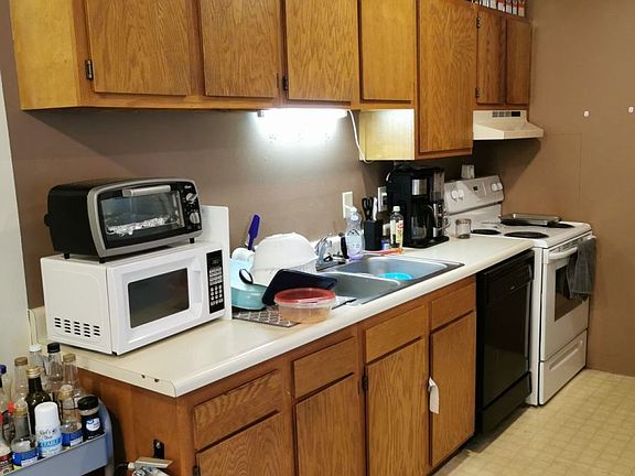5th image of 247 W Union St #204
