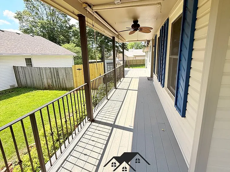 1182 E Evans St — Photo 29