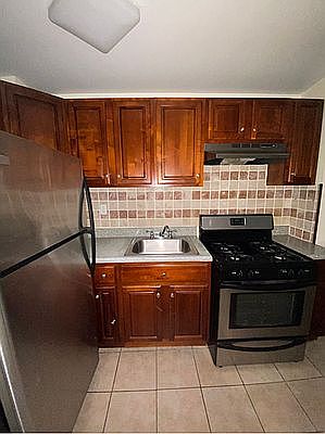 2nd image of 433 Columbia St APT 101