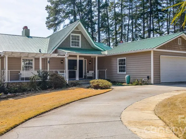 20919 Island Forest Dr, Cornelius, NC 28031