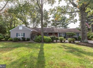 4 Bailey Dr, Washington Crossing, PA 18977