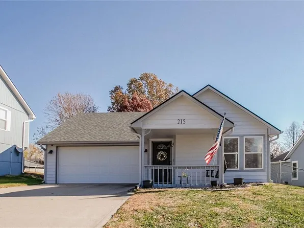 215 Summer Pl, Warrensburg, MO 64093