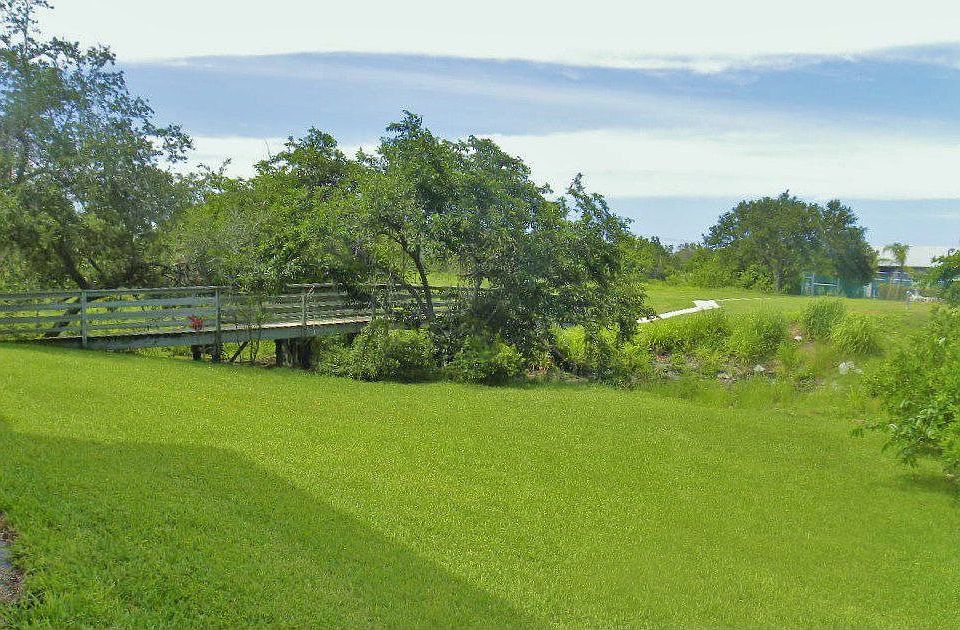 PANORAMIC LAWN VIEWS