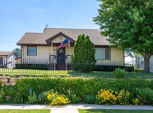 1654 Hickson Ave, Dubuque, IA 52001
