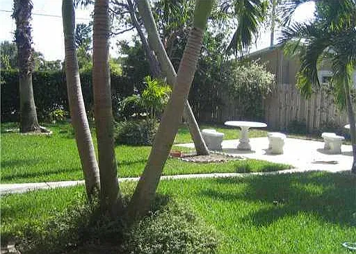 301 W Ocean Ave — Photo 4