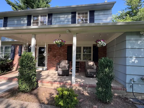 27 Coddington Ter, Livingston, NJ 07039