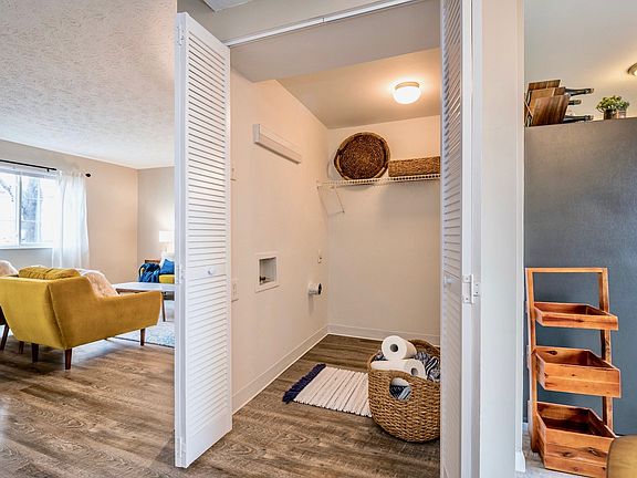 5th image of 841 Gawain Cir #810