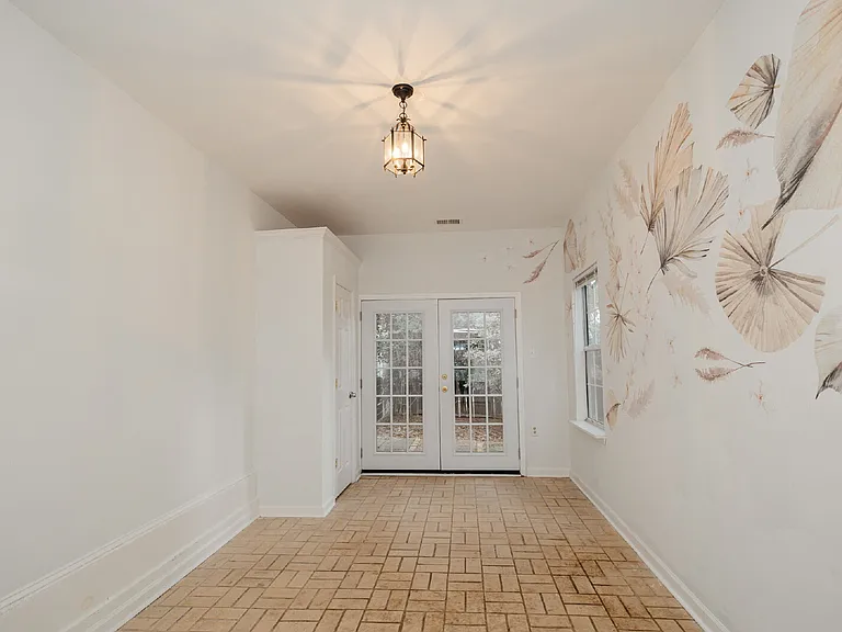 218 Lytham Ct — Photo 25