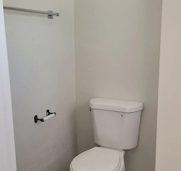 615 W Avenue A — Photo 10