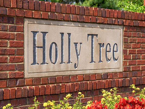 2nd image of 324 Holly Ln