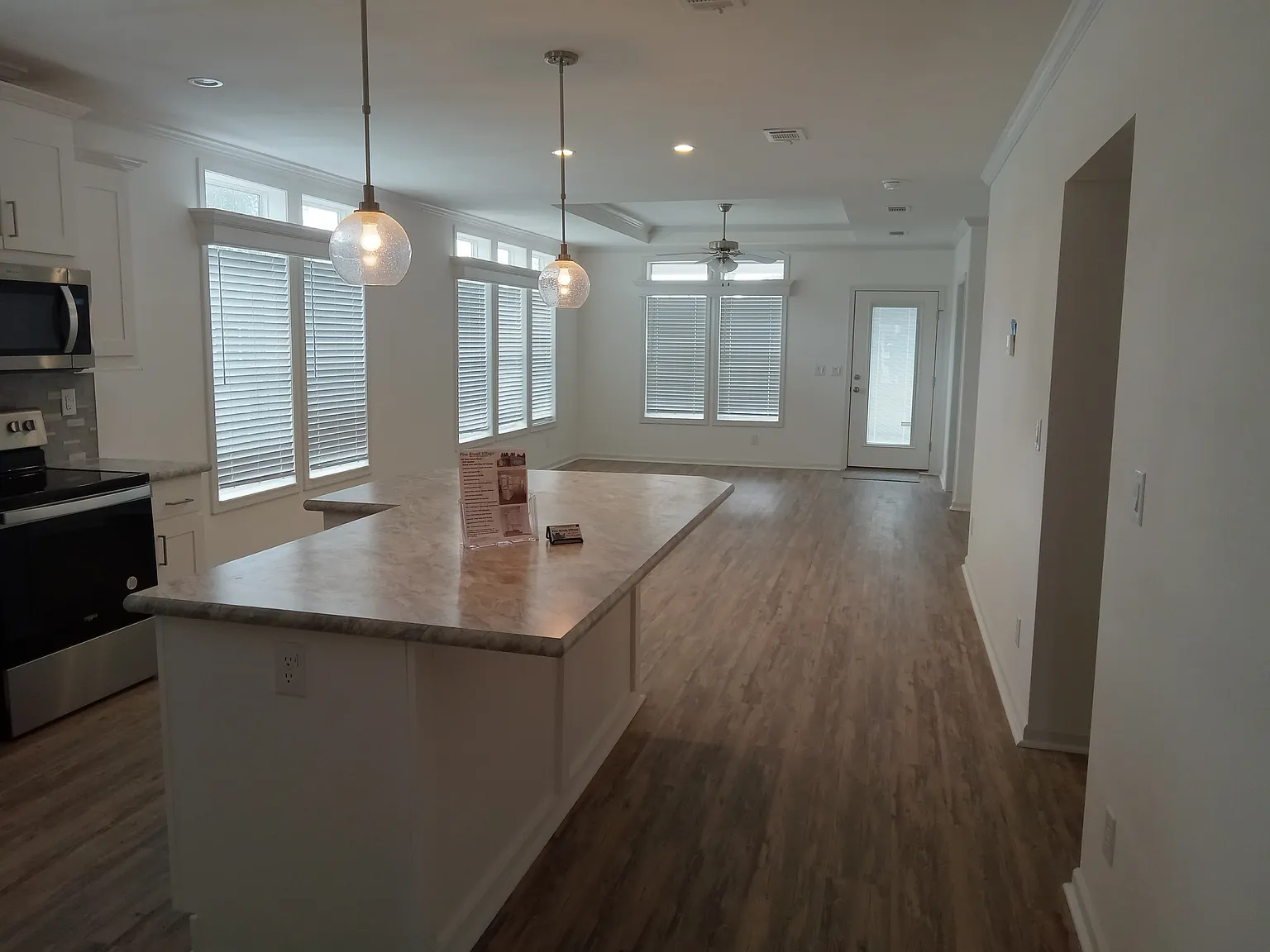 637 Pine Brook Cir — Photo 2