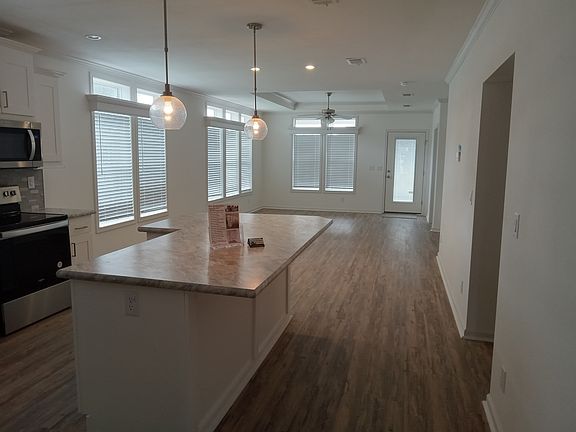 2nd image of 637 Pine Brook Cir