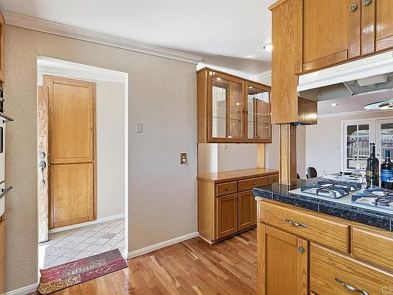 1032 Iris Ave — Photo 8
