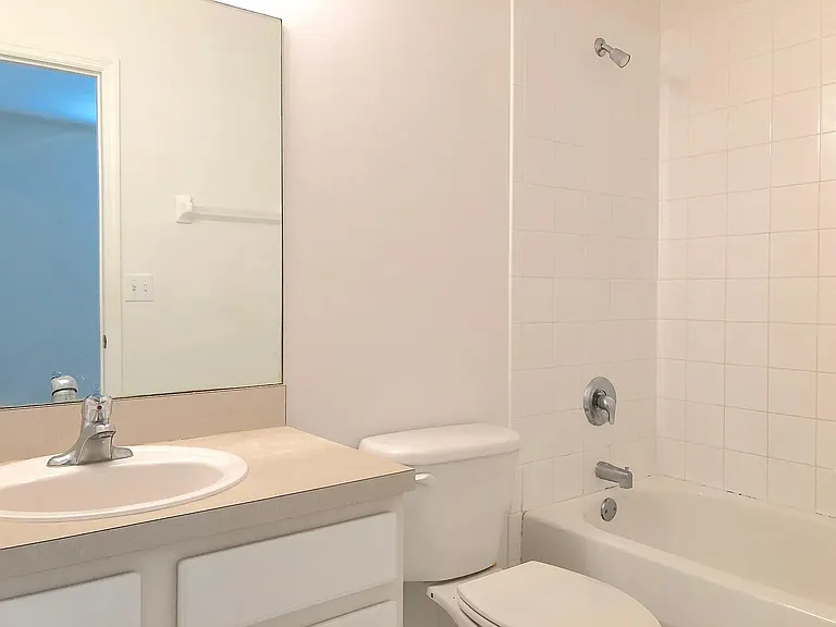 8073 Pacific Beach Dr — Photo 3