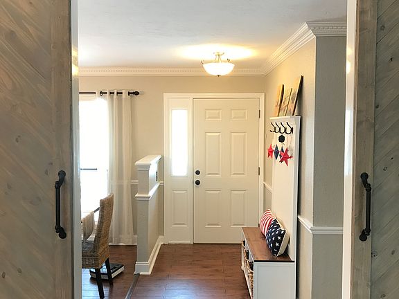 3rd image of 526 Stephanie Ct