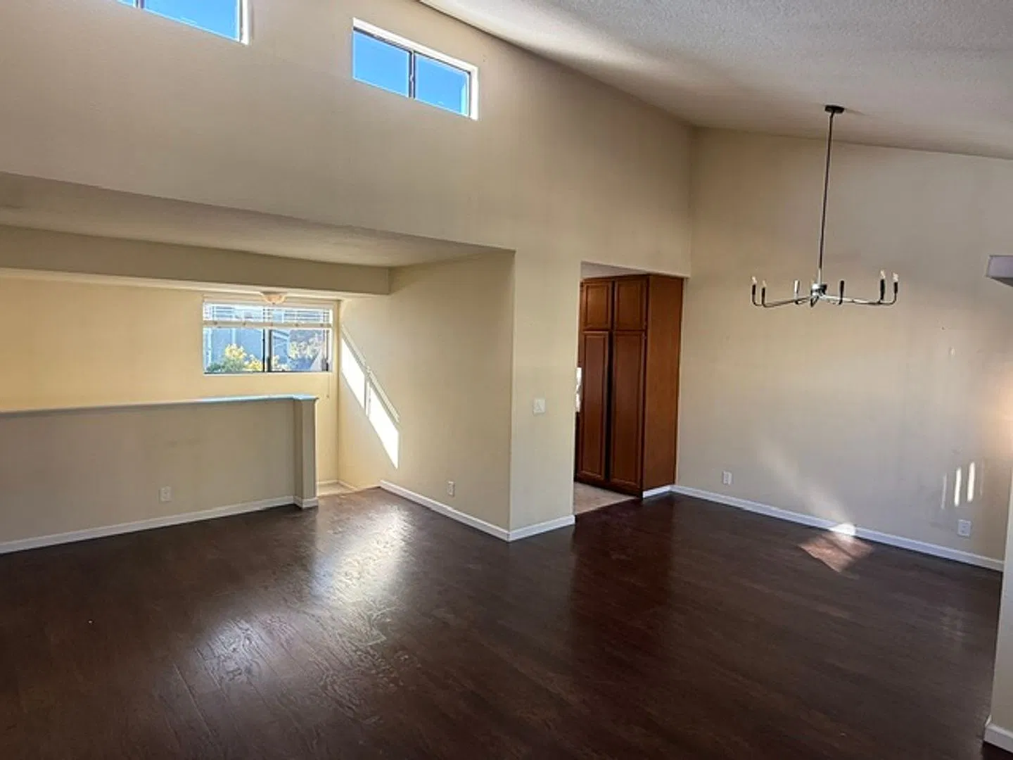 Renovated 2-bedroom Condo Available in Quiet Hercules Neighborhood — Photo 1