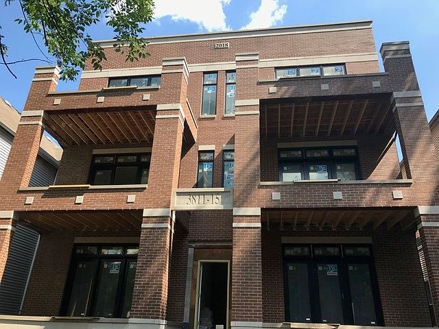 1st image of 3811 N Kenmore Ave #1