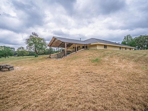 3rd image of 1000 County Road 3211