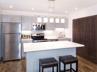 204 N Harvey St #1498ERXP1, Urbana, IL 61801