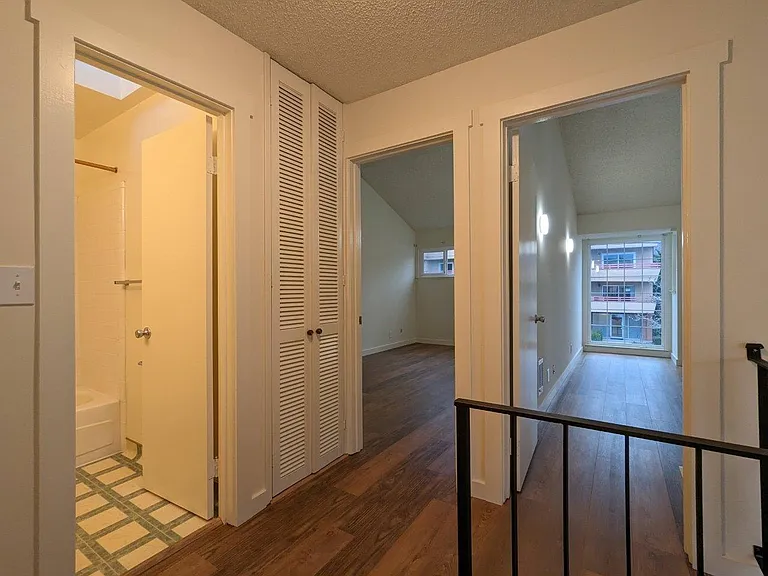Oxford-Cedar Apartments — Photo 40