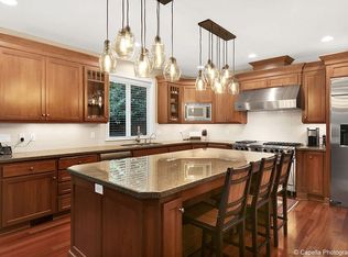 1130 Oak Ter, Lake Oswego, OR 97034