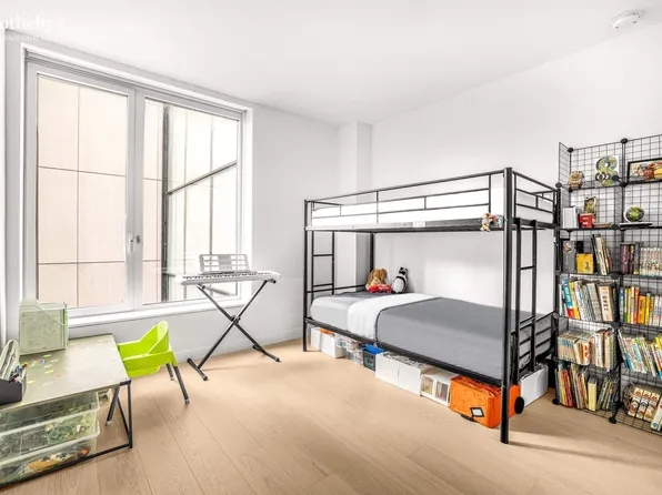 450 Washington Street image 7 of 19