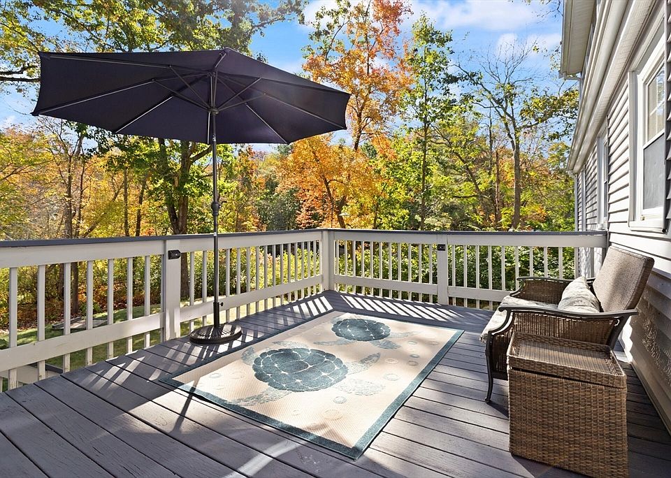 725 Haverhill St, Reading, MA 01867 | Zillow
