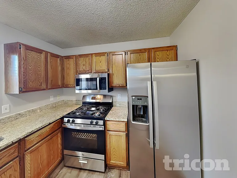 13734 Glenhurst Ln — Photo 6