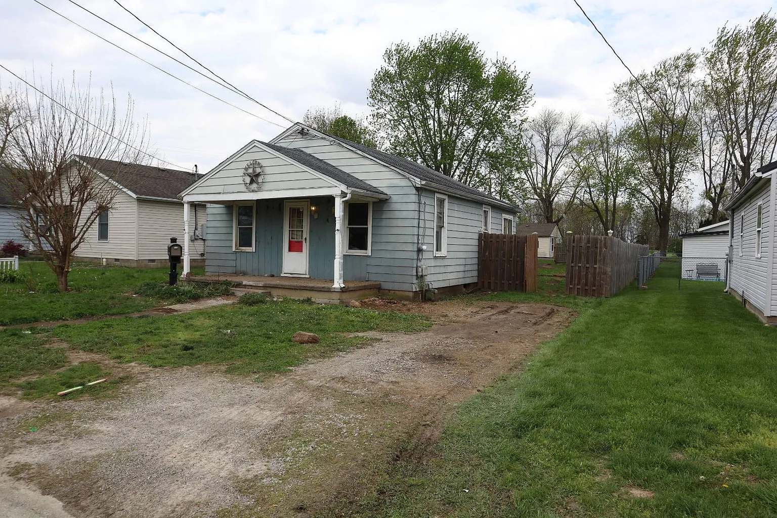 1136 Campbell St photo 1