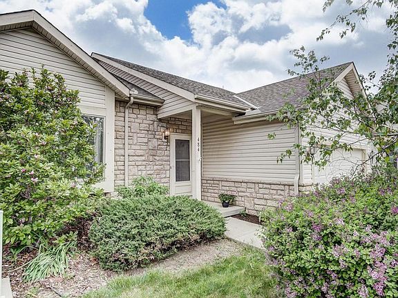 3rd image of 484 Terrace Dr