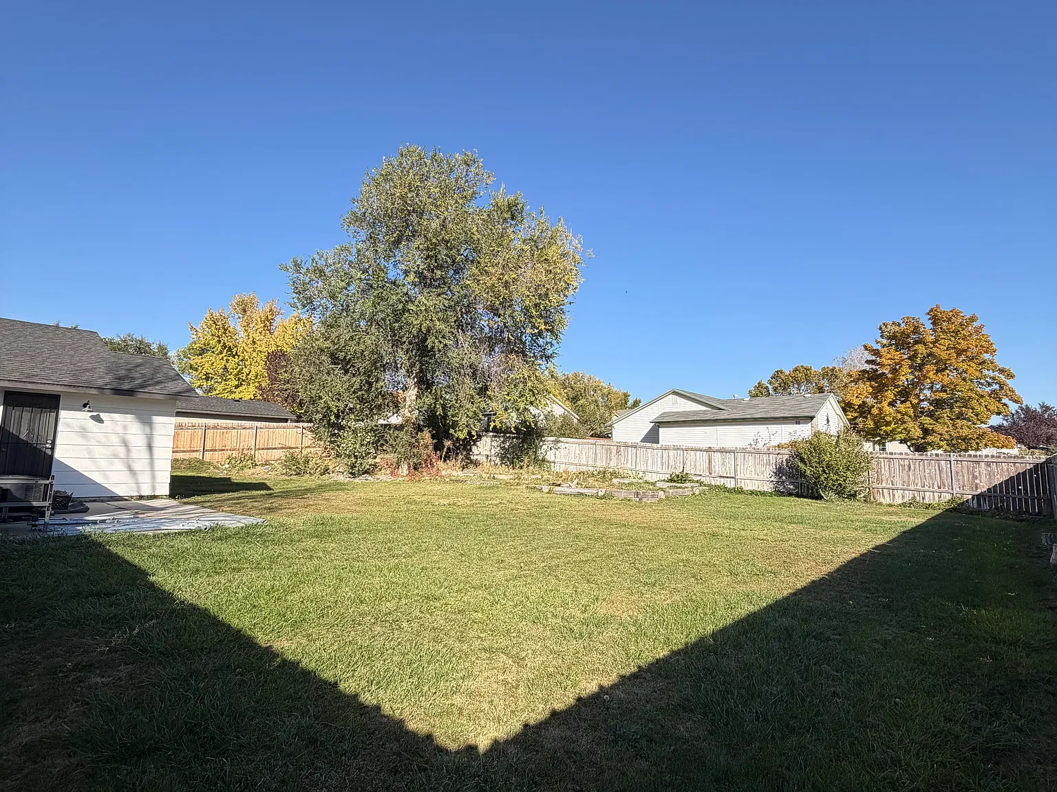 3 bed, 1096 sqft, $2,100 — Photo 4