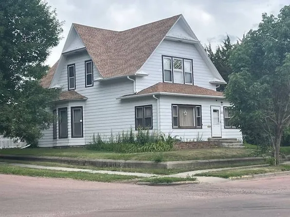 301 S Main St, Chamberlain, SD 57325