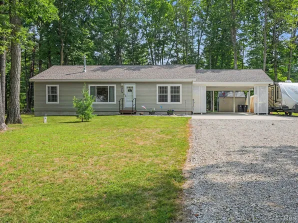 1316 Leeward Ln, Saint Helen, MI 48656