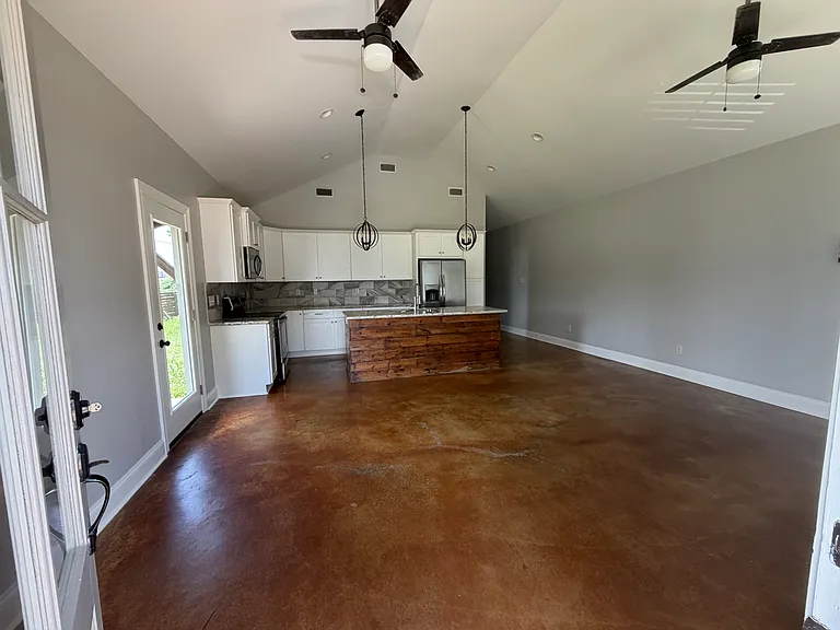 101 Cane Field St — Photo 3