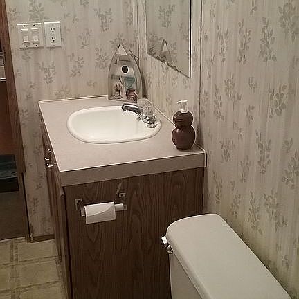 2nd bathroom