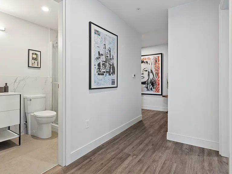 115 Champagne Ave S — Photo 10