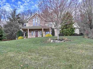 621 Black Powder Dr, Lewisberry, PA 17339