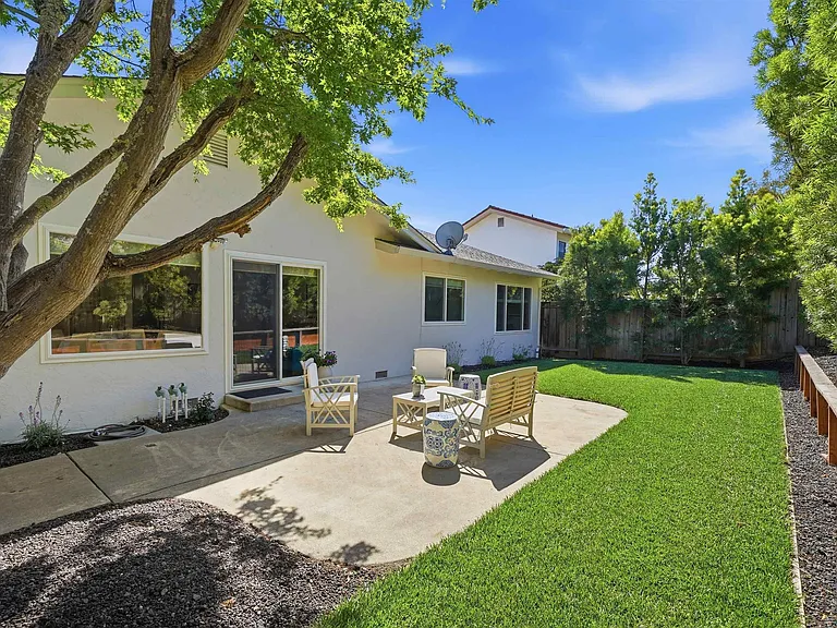 4350 Columbine Dr — Photo 27