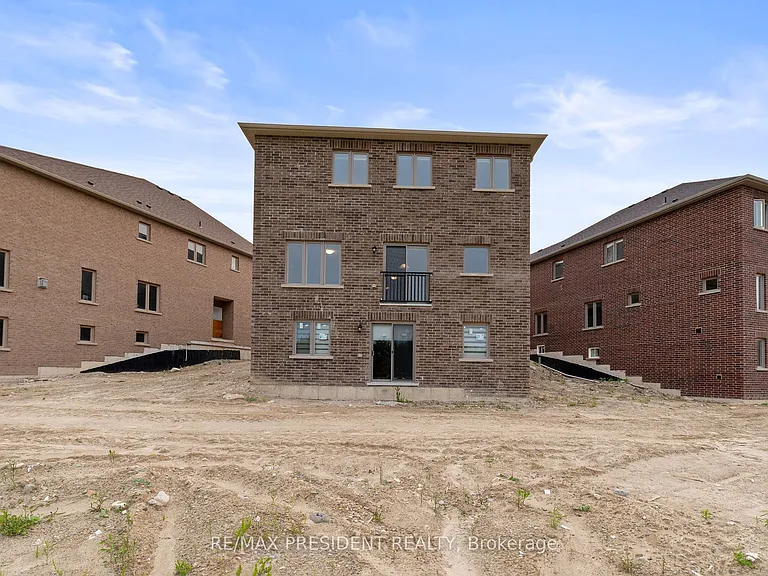 335 Russell St — Photo 26