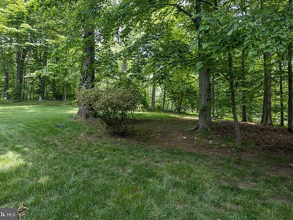 2nd image of 11804 Grenadier Ct