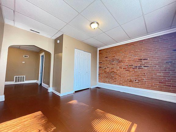 5th image of 3702 Huntington Ave