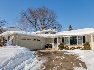 170 Selwyn Ln, Buffalo Grove, IL 60089