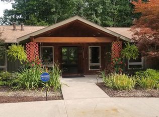 11610 River Moss Rd, Strongsville, OH 44136